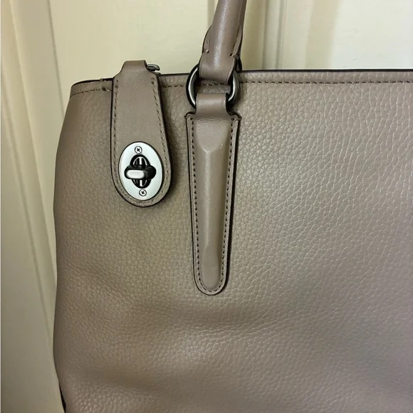 COACH Brooklyn Carryall Turnlock Shoulder Hand 2way Bag Leather BEIGE NWOT - Picture 5 of 16